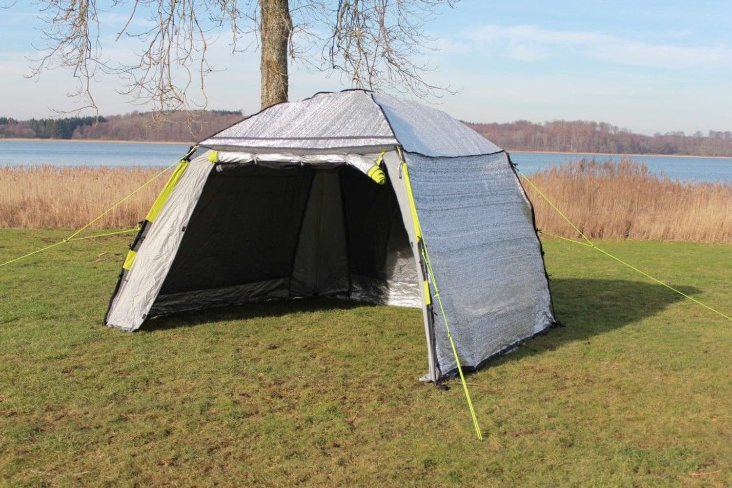 Svenska Djurapoteket Silvertält - solskydd till utställningstält, view: 0