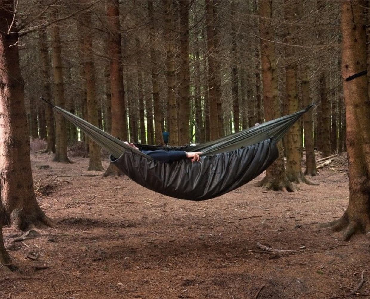 Hammock Under Blanket, view: 1