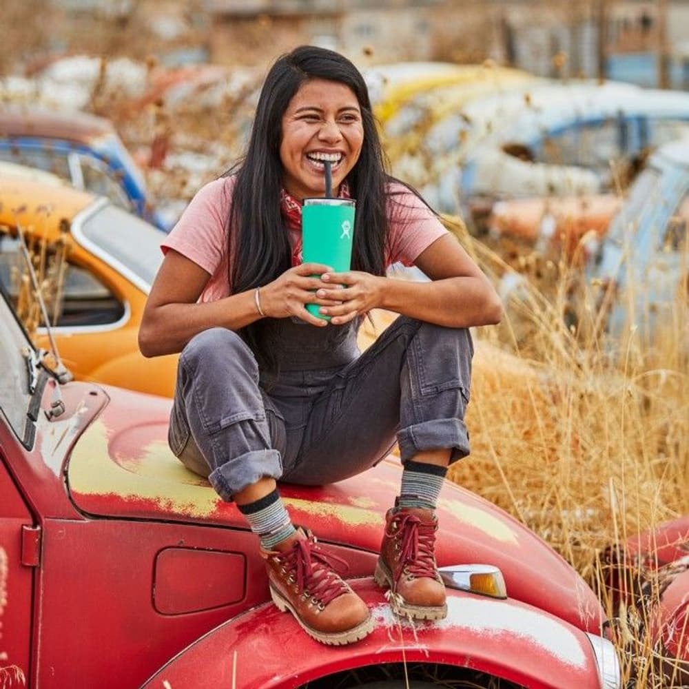 Medium Press-In Straw Lid, view: 1