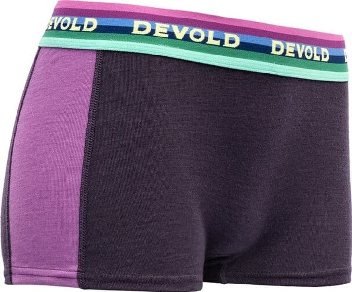 Hiking Woman Hipster Iris, view: 0