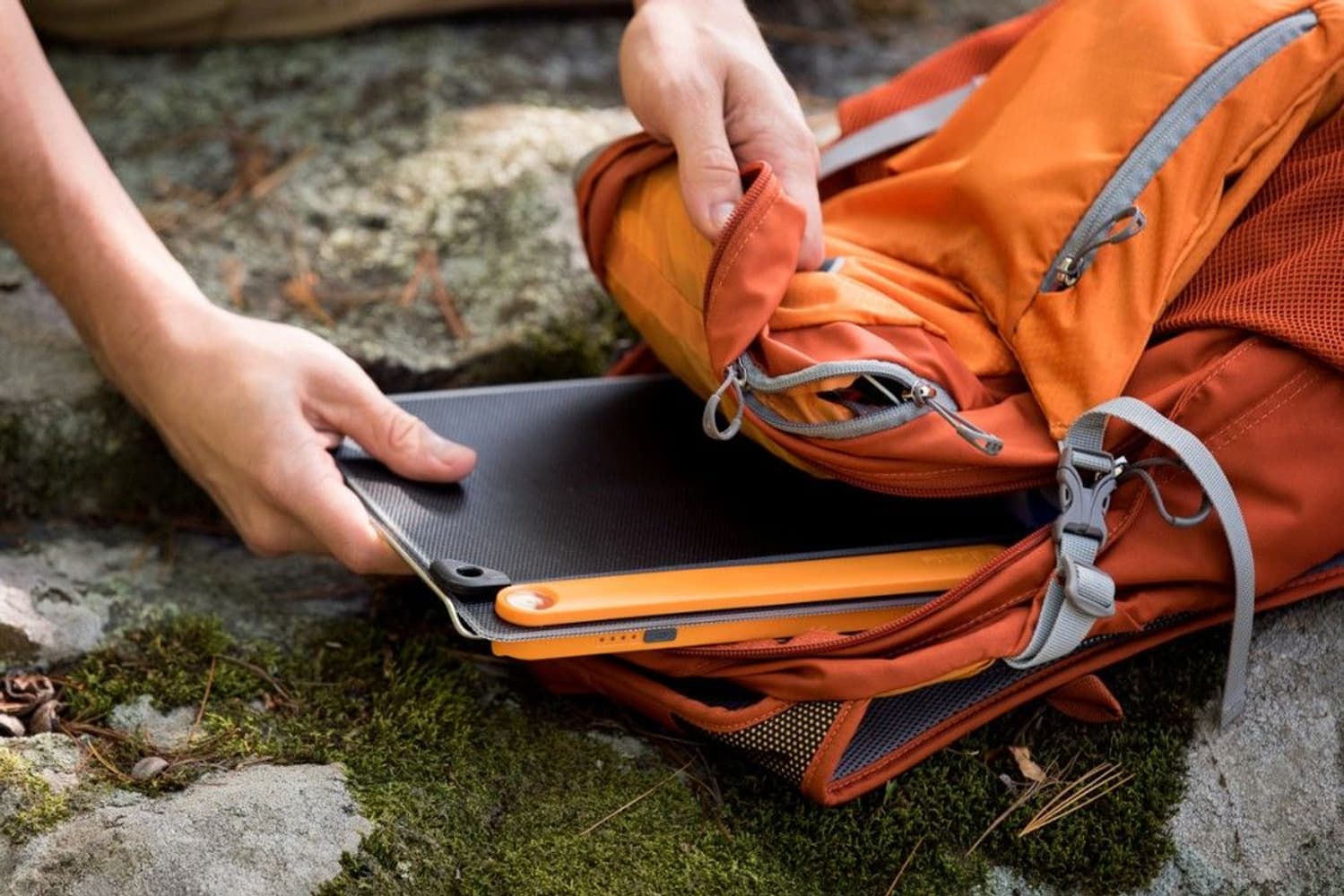 BioLite SolarPanel 10+ Solcellsladdare + Powerbank 3000 mAh, view: 2